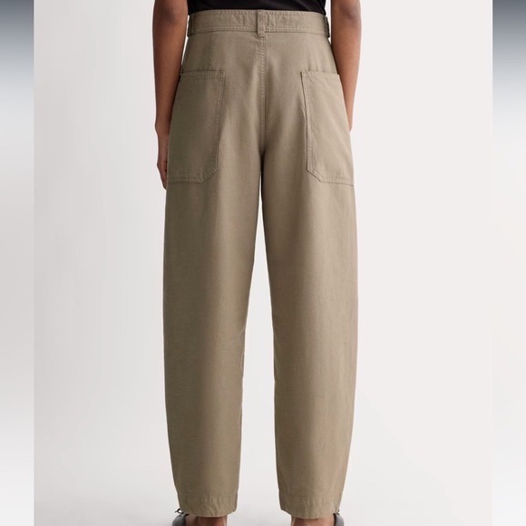 Everlane Fatigue Barrel Pant in grey taupe - Picture 6 of 6